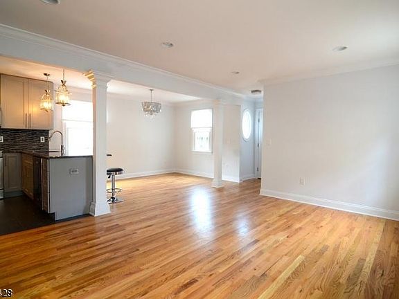 5th image of 24 Blaine St #A