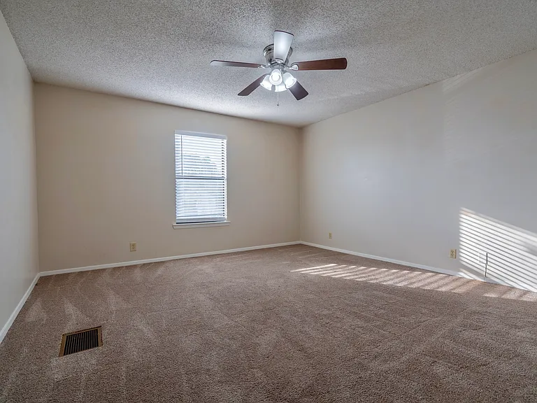 4533 Bermuda Dr — Photo 13