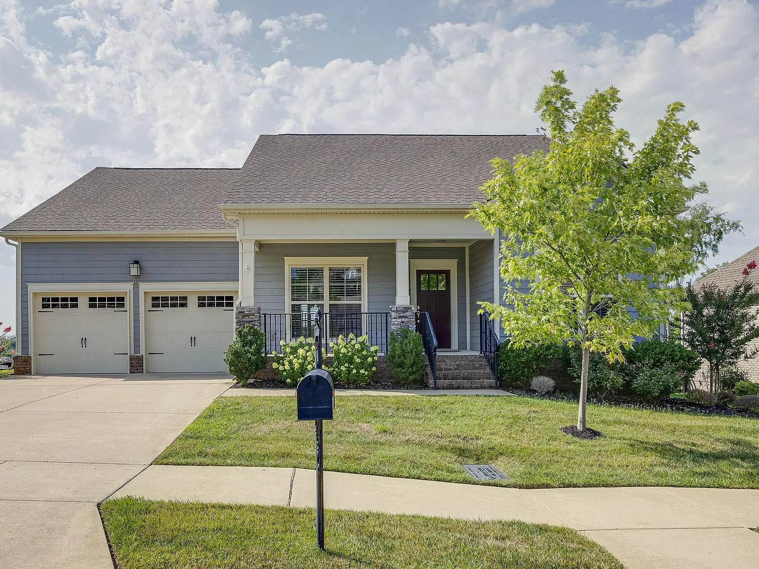 3 bed, 2601 sqft, $3,750 — Photo 1