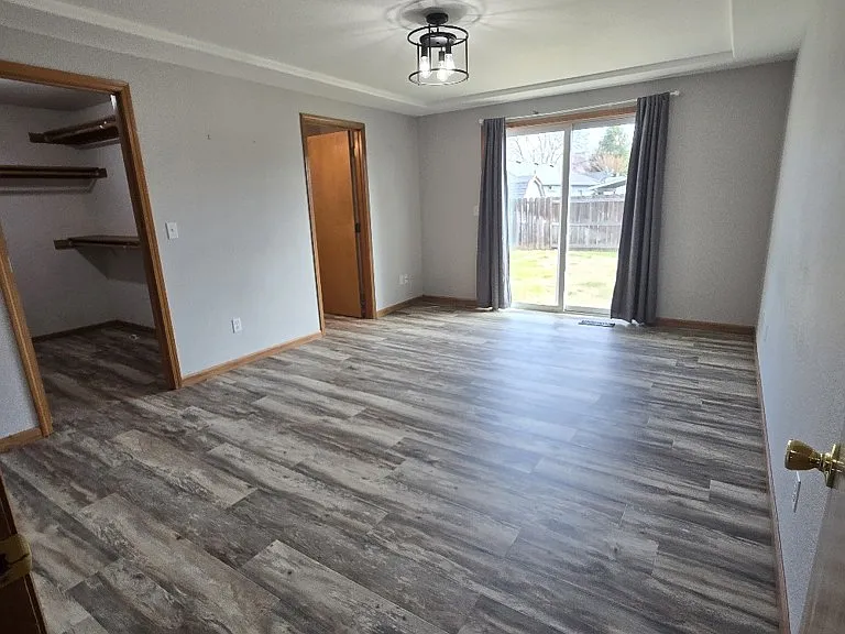 1826 Northwood Dr — Photo 3