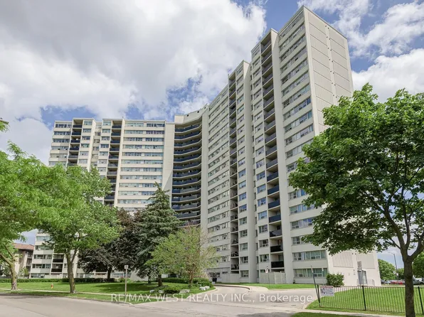 530 Lolita Gdns NE #1407, Mississauga, ON L5A 3T2