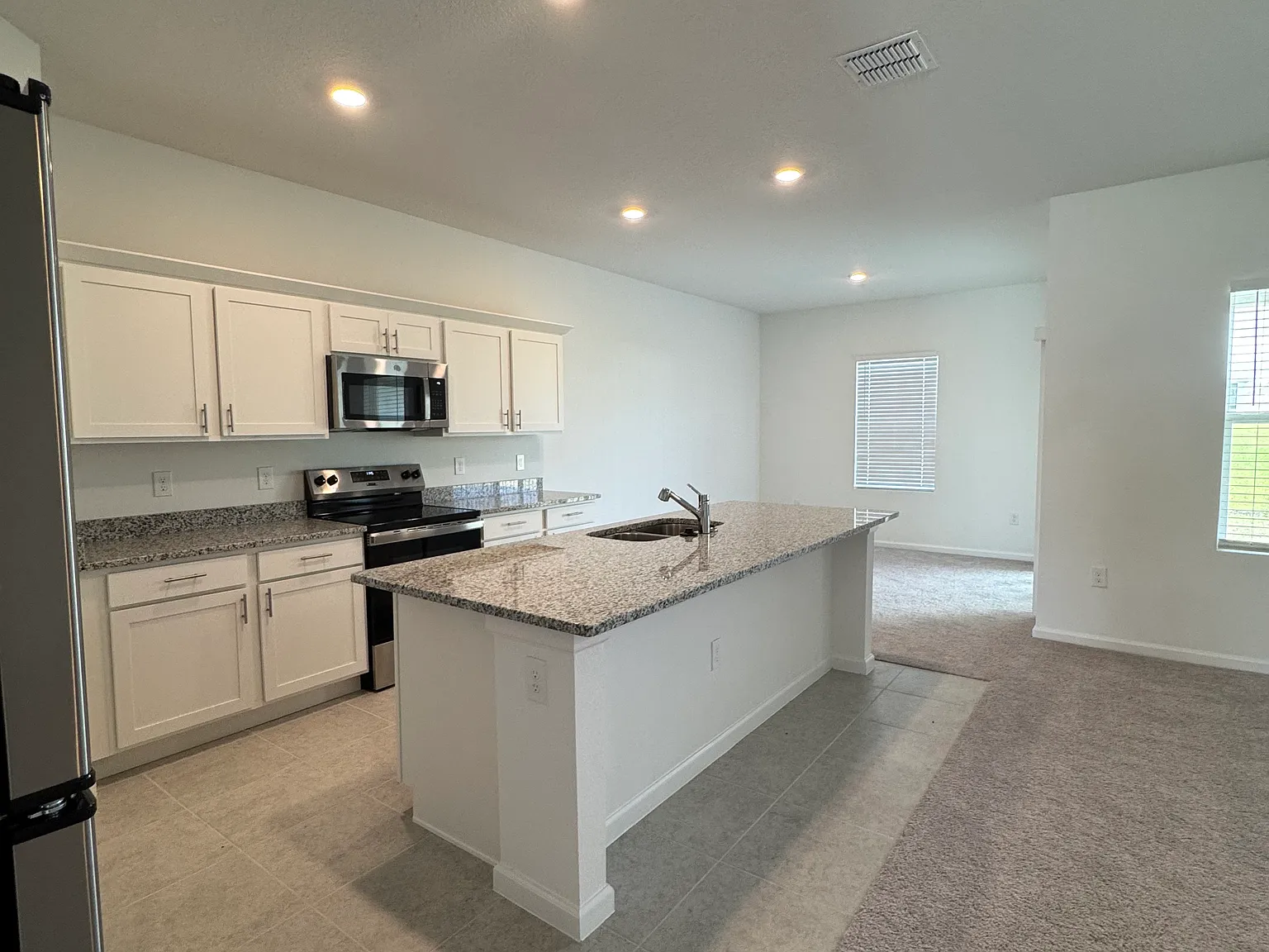 541 Hennepin Loop — Photo 4