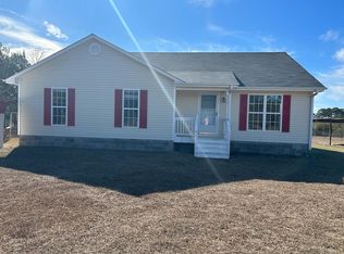 656 Bridlepath Ln, Box Springs, GA 31801