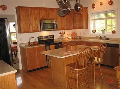 4th image of 7823 Woodview Ct