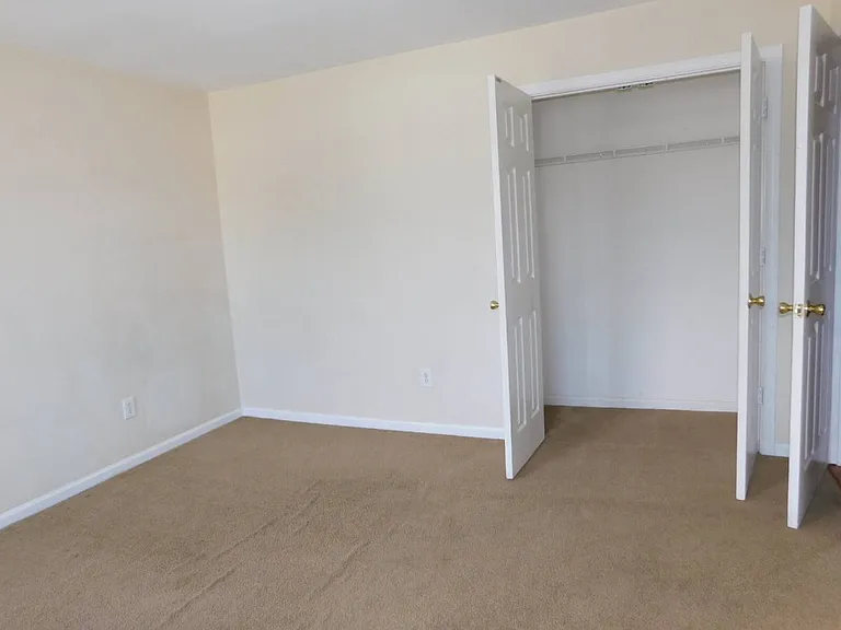 7559 Hughart St — Photo 2