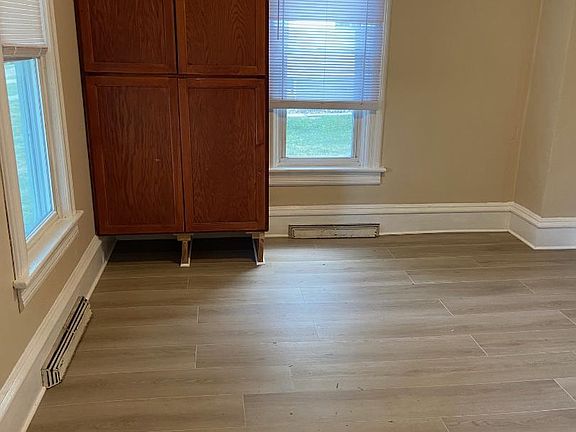 3rd image of 1635 Alta Vista St
