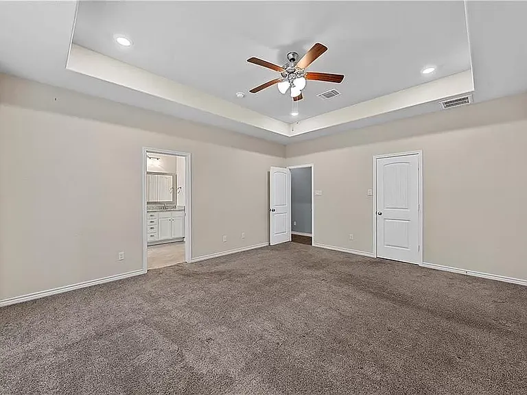 605 Lister Dr — Photo 16