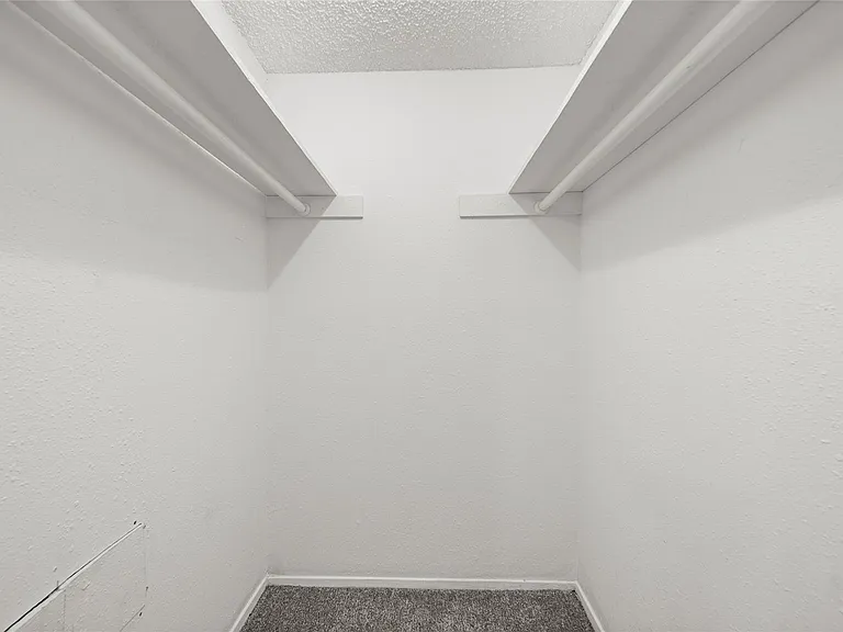 2929 Leroy St — Photo 18