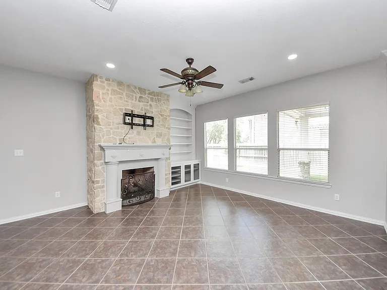 18403 Sierra Falls Ct — Photo 17