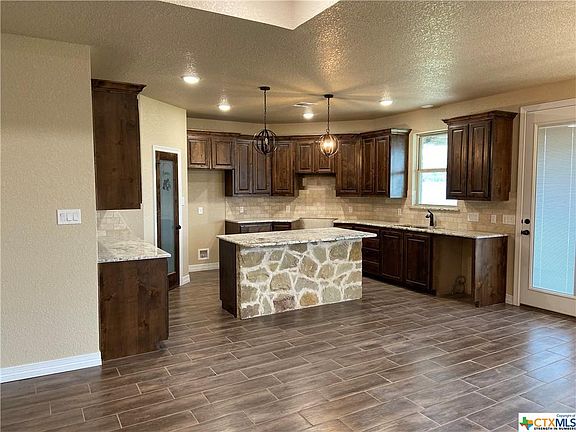 3rd image of 107 Inwood Dr