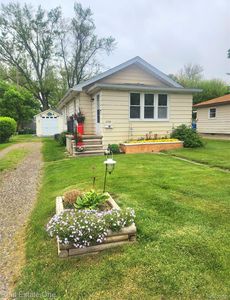 1094 Lakeview St, Waterford, MI, 48328