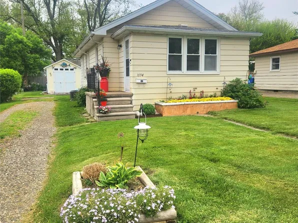 1094 Lakeview St, Waterford, MI 48328