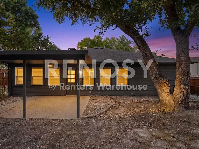 1408 Seely St — Photo 3
