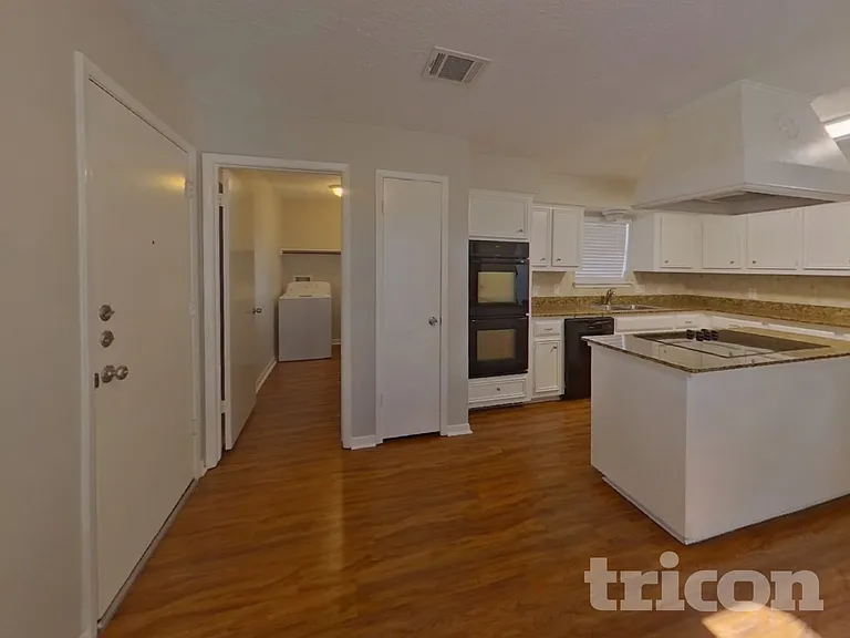 3602 Hill Springs Dr — Photo 4