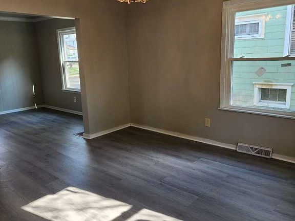 3rd image of 40 Arthur Ave