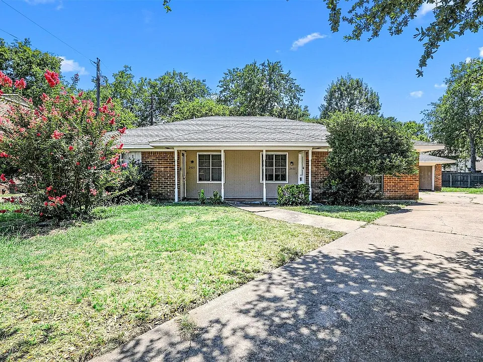 2429 Lakeview Cir
