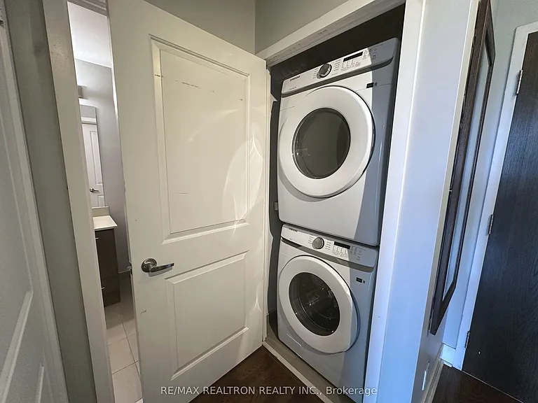 26 Norton Ave #1405 — Photo 5
