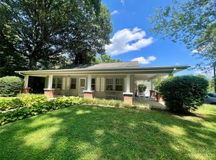 930 Kanuga Rd, Hendersonville, NC 28739