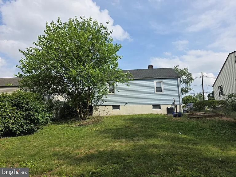 50 Princeton Ave — Photo 3