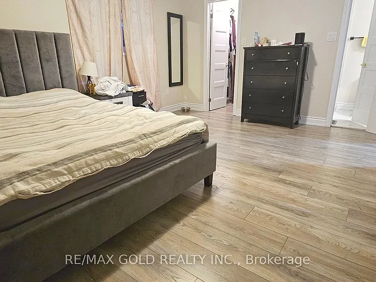 15 Valonia Dr #UPPER — Photo 9