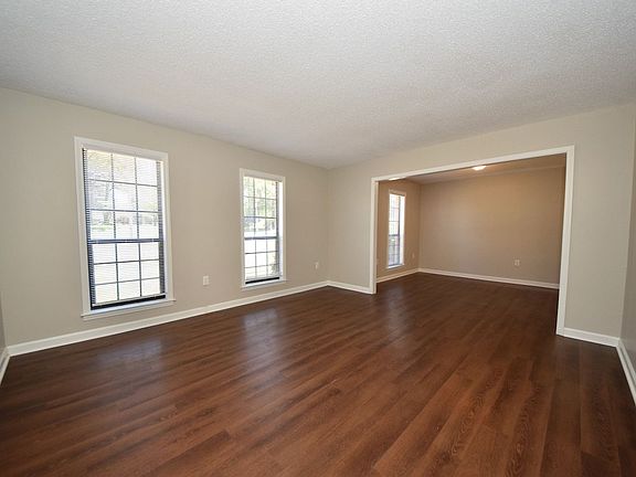 3rd image of 2405 Bartlett Blvd