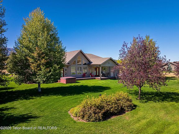 5th image of 122 Badger Rd