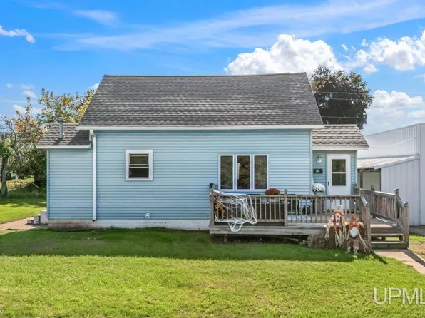 611 Railroad Ave, Norway, MI 49870