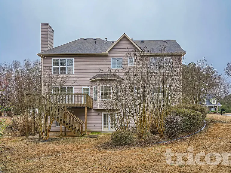 18 Parklin Trl — Photo 3