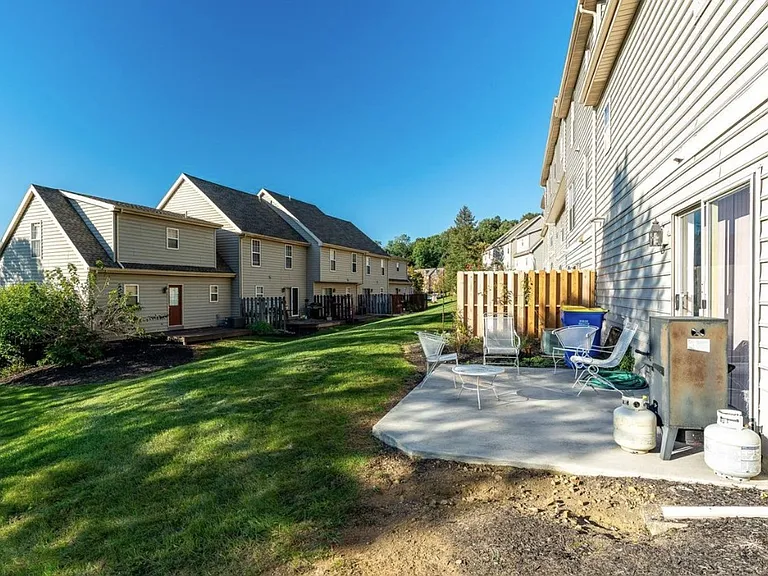 900 Skyview Dr — Photo 16