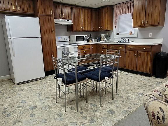 3rd image of 264 Griffin Dr