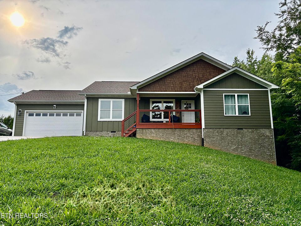 1st image of 327 Thomas Loop Rd