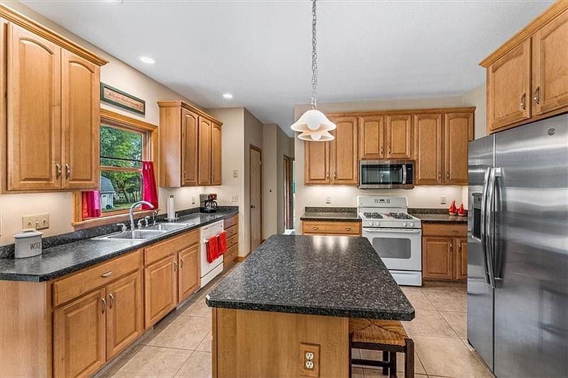1810 Lori Ln, Hermitage, PA 16148 Zillow