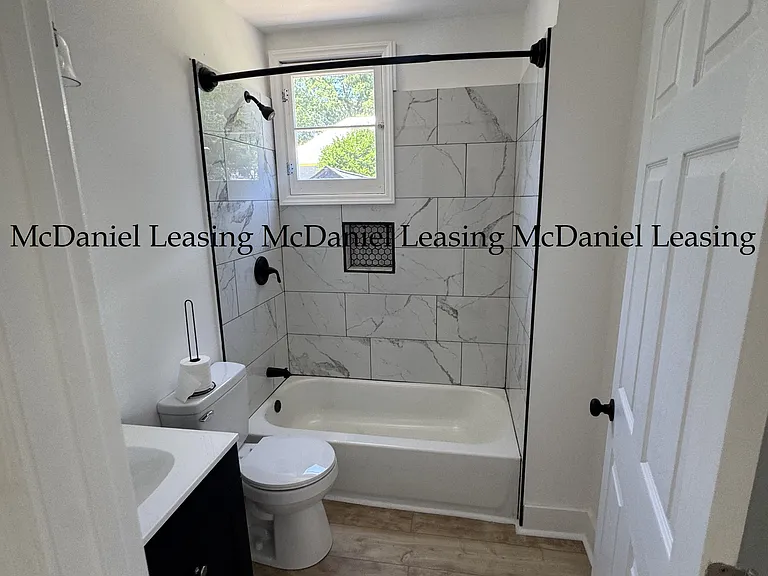 530 Peronneau St #1 — Photo 14