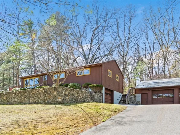 38 Collins Rd, Northborough, MA 01532