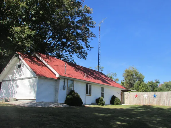 1943 S Meridian Rd, Mitchell, IN 47446