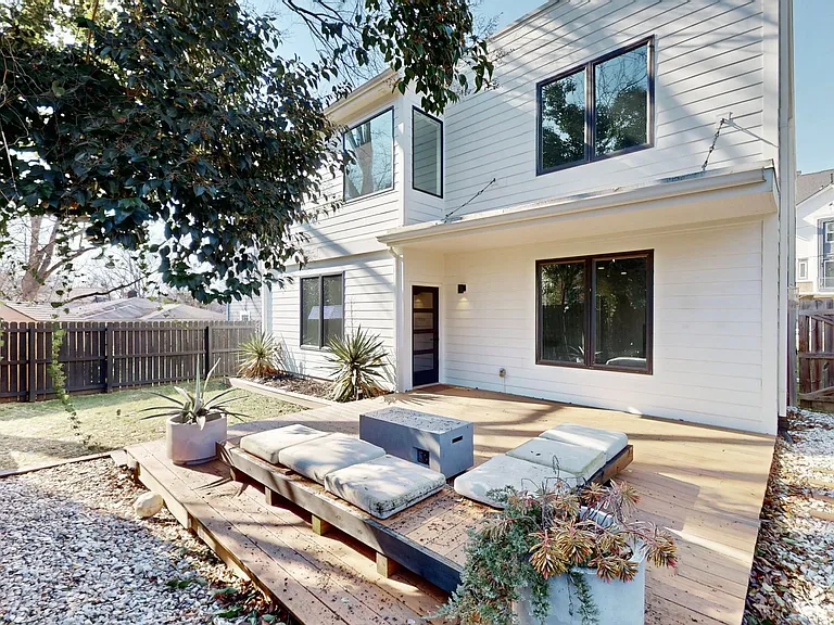 1220 Lomax Ave — Photo 46