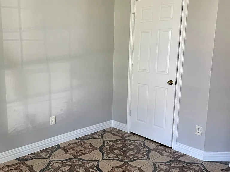 313 Creekwood Ln #1 — Photo 2