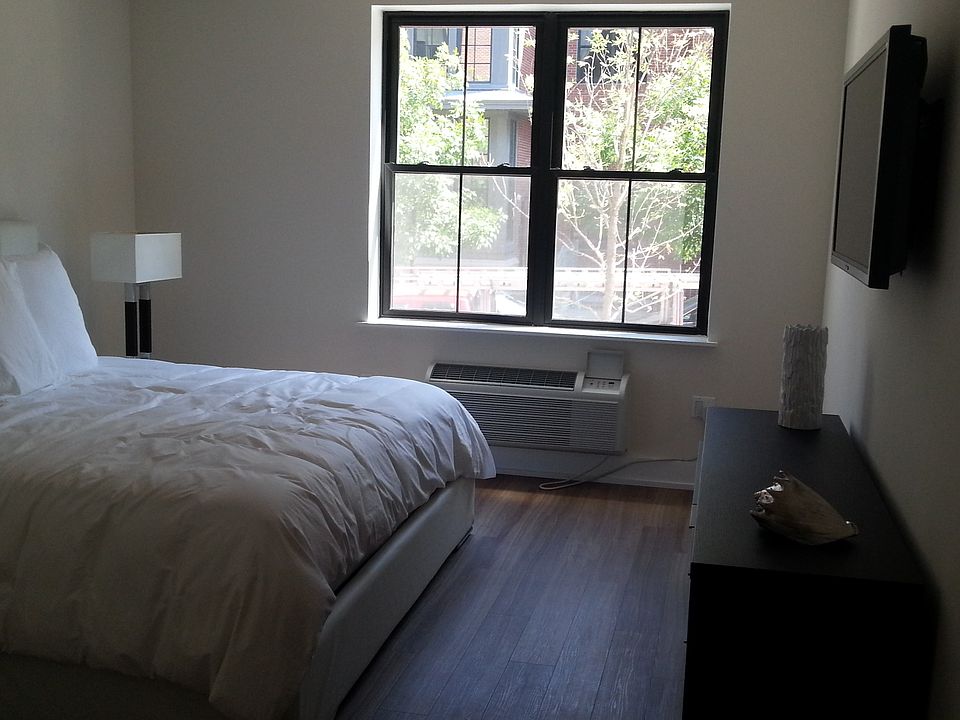 2nd image of 299 Grand St