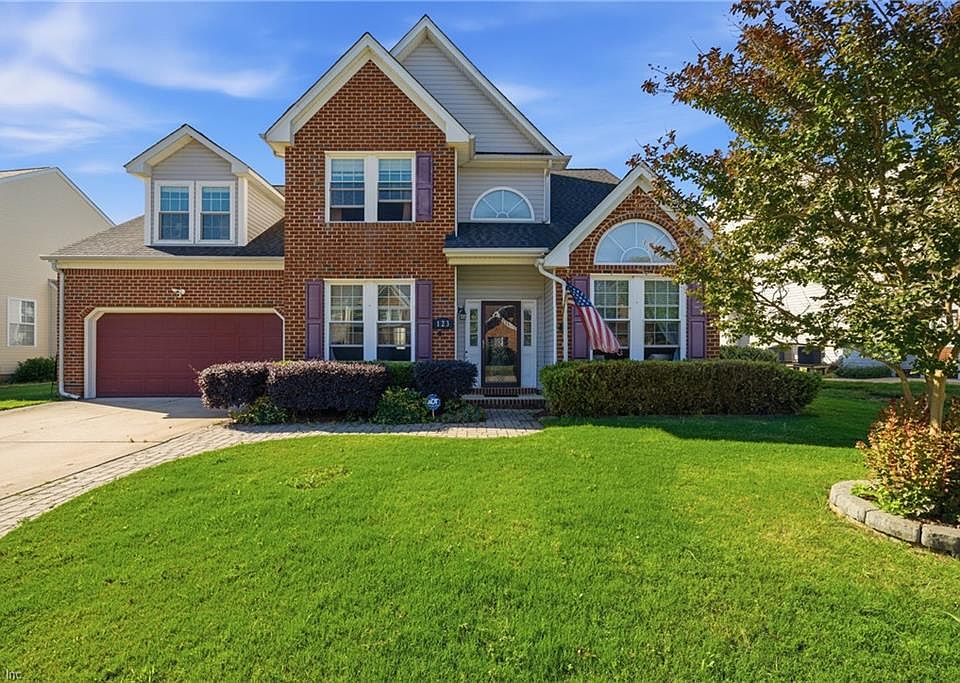 1st image of 123 Lakes Edge Dr