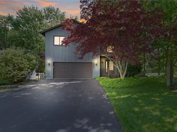 8837 Wandering Way, Baldwinsville, NY 13027
