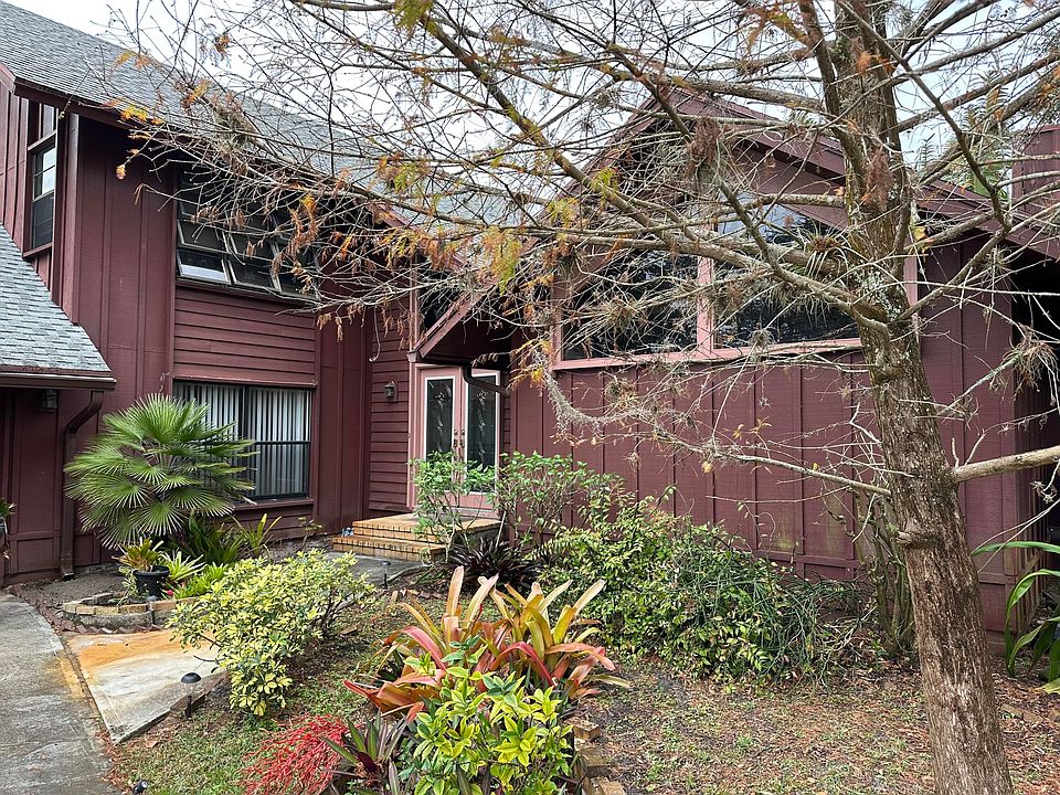 1st image of 723 SW River Ct