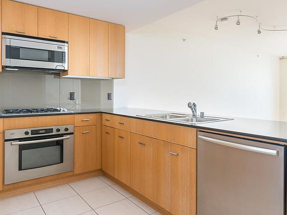 4th image of 355 1st St #S1805-l