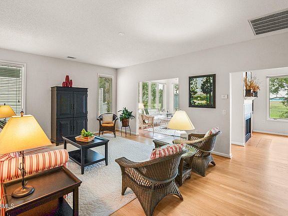 5th image of 1031 Curisha Point N