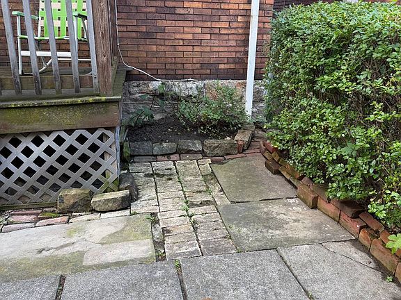 5th image of 303 Coltart Ave