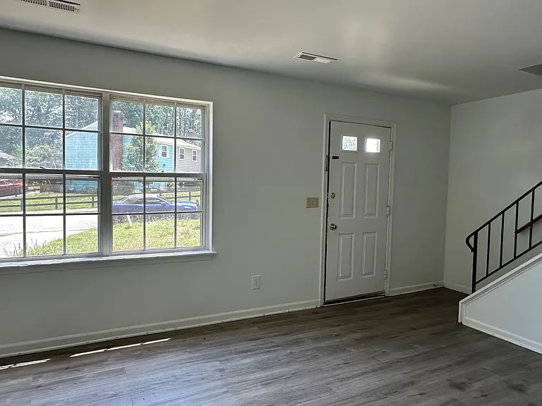 270 Albert Ct — Photo 15