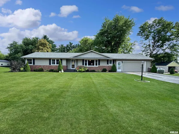 519 E Robinson St, Goodfield, IL 61742