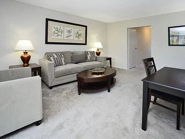 Eastampton Gardens Apartment Homes — Photo 10