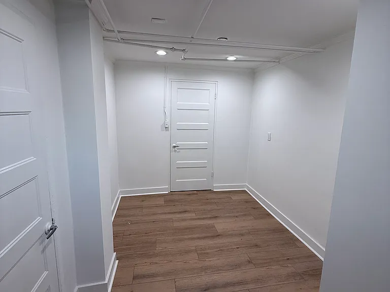 138 N Hawthorne Rd #1 — Photo 10