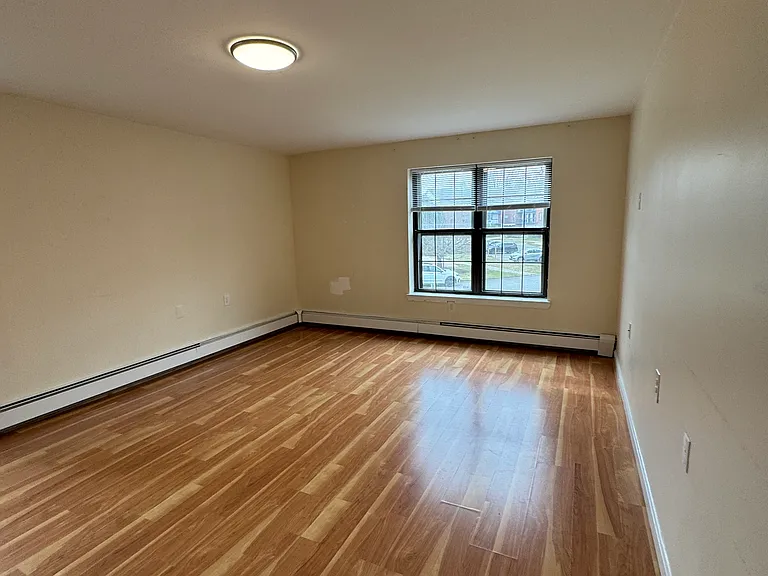 751 Highland Ave — Photo 32