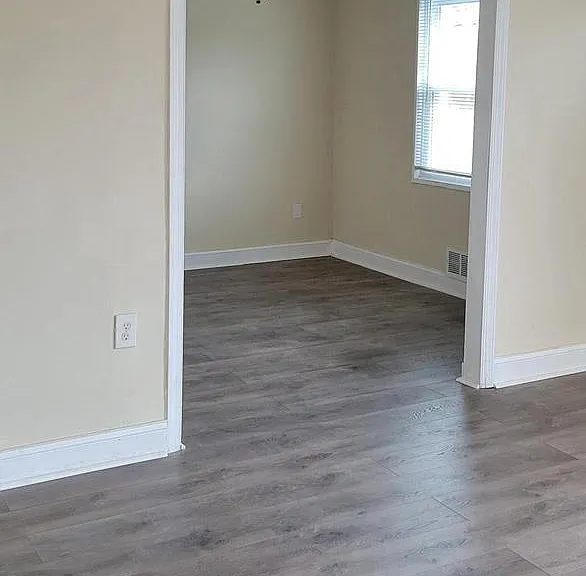 5018 N Englewood Dr — Photo 5